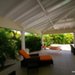 Terrasse couverte avec Transats de la villa Boubou en Guadeloupe