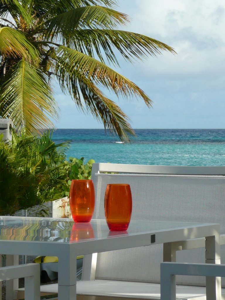 Le coin petit déjeuner devant le lagon en Guadeloupe